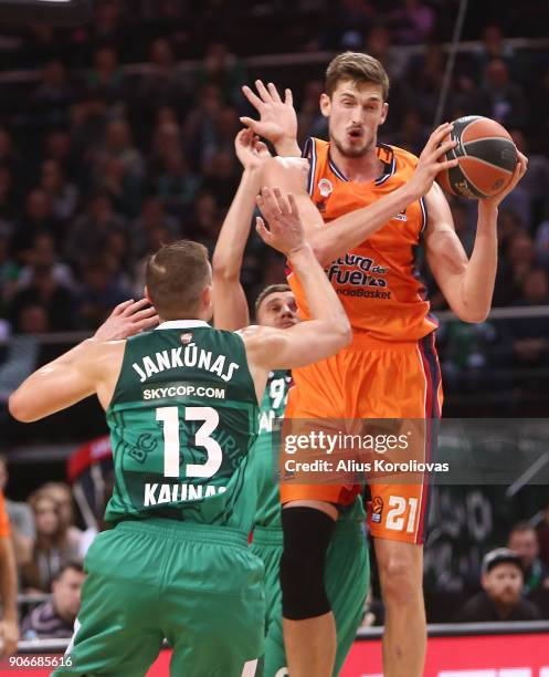 Tibor Pleiss, #21 of Valencia Basket in action during the 2017/2018 Turkish Airlines EuroLeague Regular Season game between Zalgiris Kaunas and...
