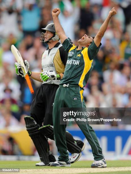 Pakistan's Abdul Razzaq celebrates the wicket of New Zealand's Martin Guptill during the ICC World Twenty20 Super Eight match between New Zealand and...