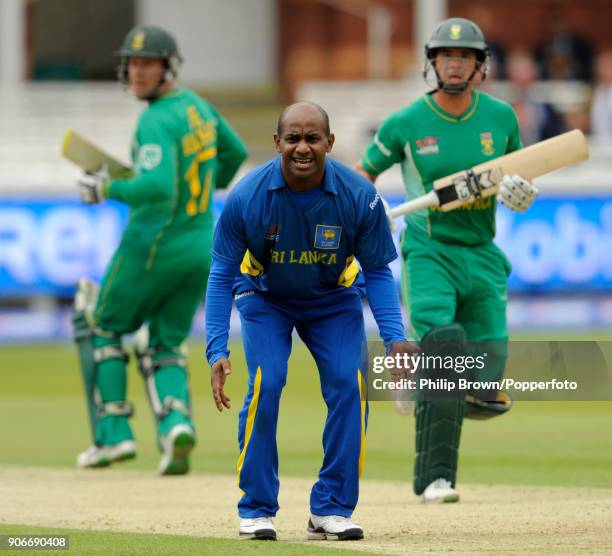 Sanath Jayasuriya of Sri Lanka reacts as South African batsmen Herschelle Gibbs and AB de Villiers get runs during the ICC World Twenty20 warm-up...