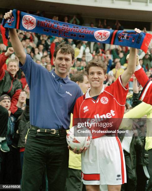 Middlesbrough manager Bryan Robson poses with new signing Juninho before his first game against Leeds United at the Riverside Stadium on November 4,...