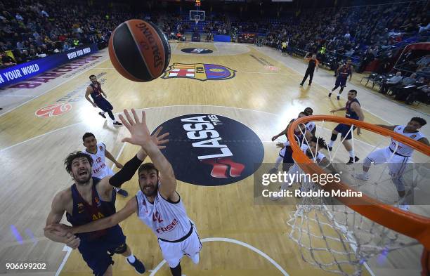 Dejan Musli, #42 of Brose Bamberg competes with Ante Tomic, #44 of FC Barcelona Lassa during the 2017/2018 Turkish Airlines EuroLeague Regular Season...