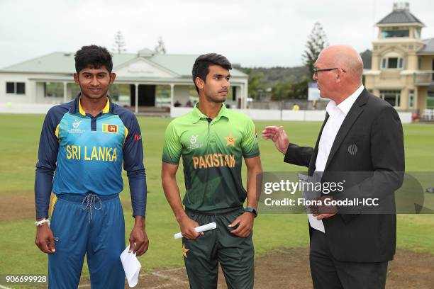 The coin toss with Sri Lanka captain Kamindu Mendis , Pakistan captain Hassan Khan and ICC match referee Jeff Crowe during the ICC U19 Cricket World...