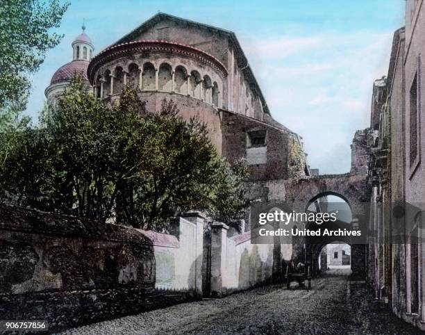 Impression of a pilgrimage to Rome, 1920s.