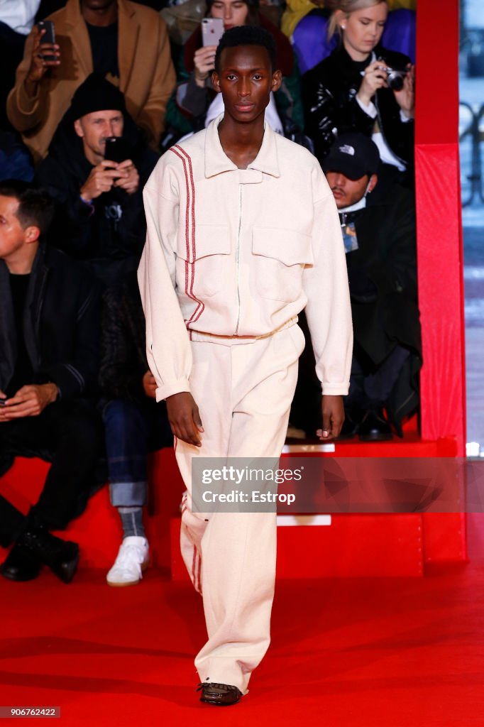 Off/White : Runway - Paris Fashion Week - Menswear F/W 2018-2019