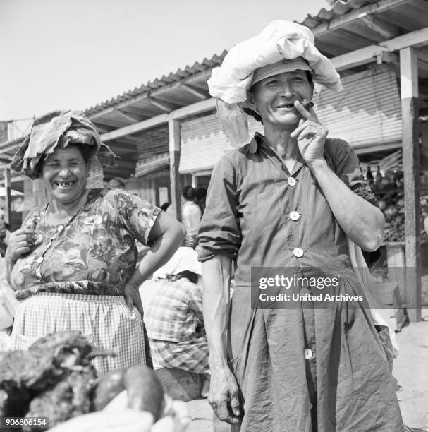 Smiling women at the Paraguay mart in Posadas, Argentina 1964.