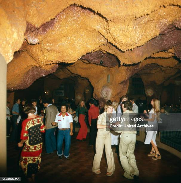 The nightlife of Tunisia, Tunisia 1970s.