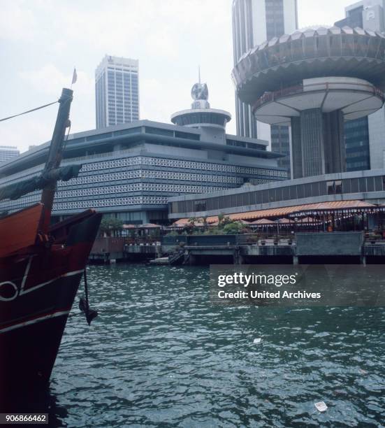 The skyline at the harbour of Singapore River, Singapore 1980s.