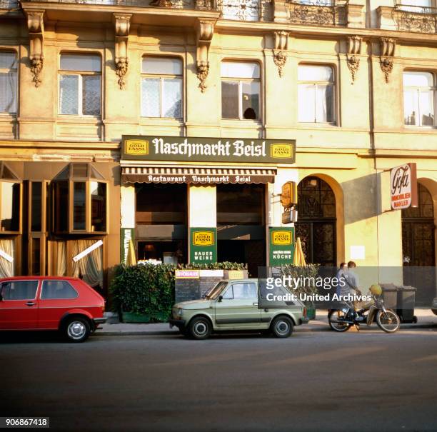 The tavern Naschmarkt Beisl at the Vienna Naschmarkt, Vienna, Austria 1980s.