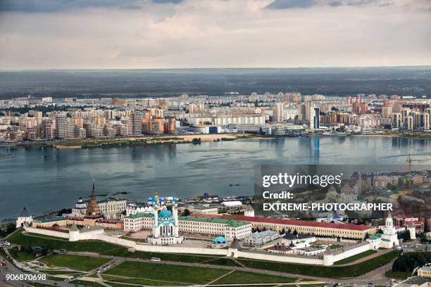 kazan vanuit de lucht - volga stockfoto's en -beelden