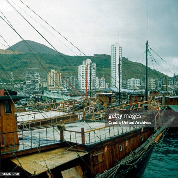 Boats anchoring at Hong Kong harbor, early 1980s.