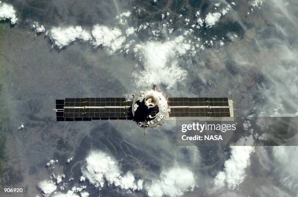 Space Shuttle Unity Us Space Shuttle Crew 01 Photos and Premium High Res Pictures - Getty ...