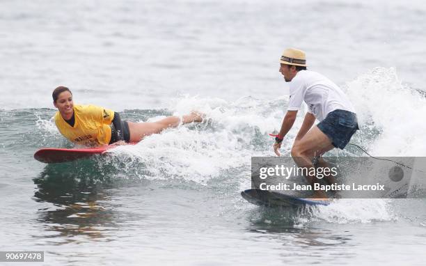 Eric Balfour attends the 4th Annual Surfrider Foundation Celebrity Expression Session on September 12, 2009 in Malibu, California.