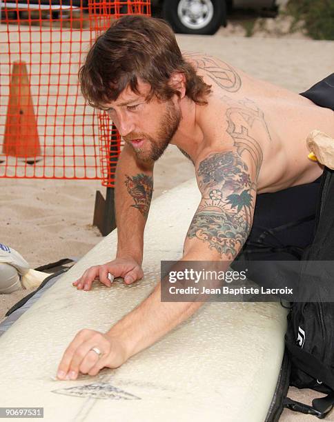 Chris Shiflett attends the 4th Annual Surfrider Foundation Celebrity Expression Session on September 12, 2009 in Malibu, California.