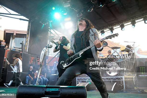 Bassist Reginald Arvizu, singer Jonathan Davis, guitarist James Shaffer and drummer Ray Luzier of the rock group Korn perform on Day 3 of the 2nd...