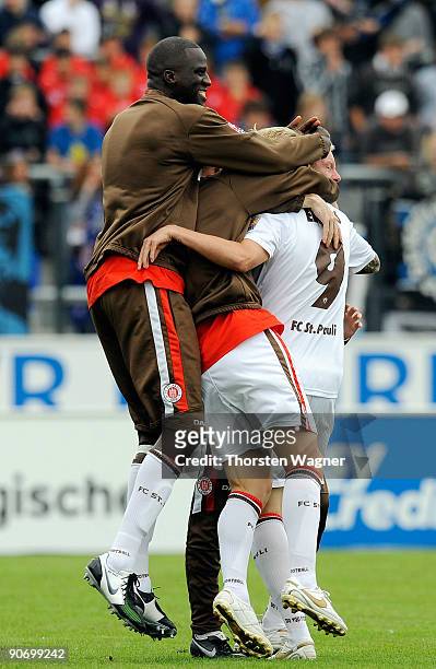 Marius Ebbers of St. Pauli celebrates with his team mates after scoring the 1:0 during the 2. Bundesliga match between FSV Frankfurt and FC St. Pauli...