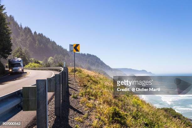 the 101 road along the stunning pacific ocean coast in oregon, usa - oregon wilderness stock pictures, royalty-free photos & images