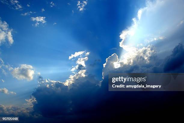 cloud sky sunbeams - every cloud has a silver lining stock pictures, royalty-free photos & images