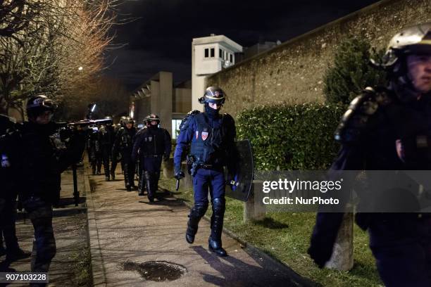 Anti-riot police guards blocking access to Fresnes prison on January 19, 2018 to demand tighter security after three officers were injured in an...