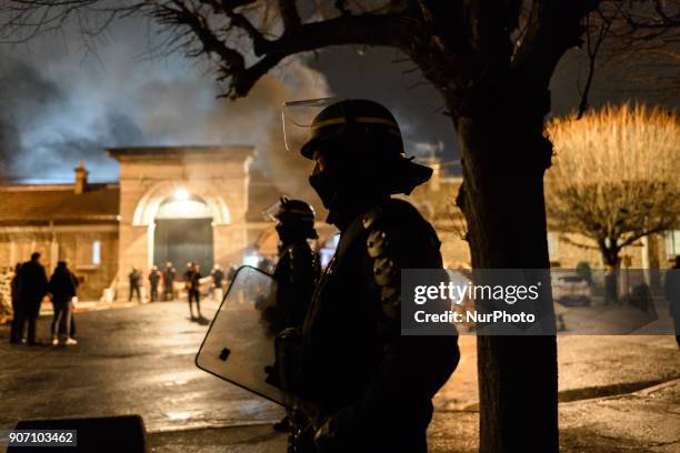 Anti-riot police guards blocking access to Fresnes prison on January 19, 2018 to demand tighter security after three officers were injured in an...