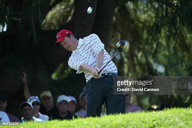 Nathan Smith of the USA tees off at the 4th hole during the final afternoon singles matches on the East Course at Merion Golf Club on September 13,...