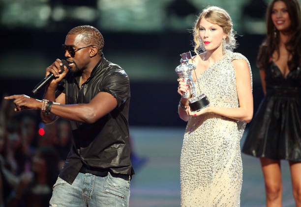 UNS: In Focus: The 20 Most Outrageous MTV VMA Moments