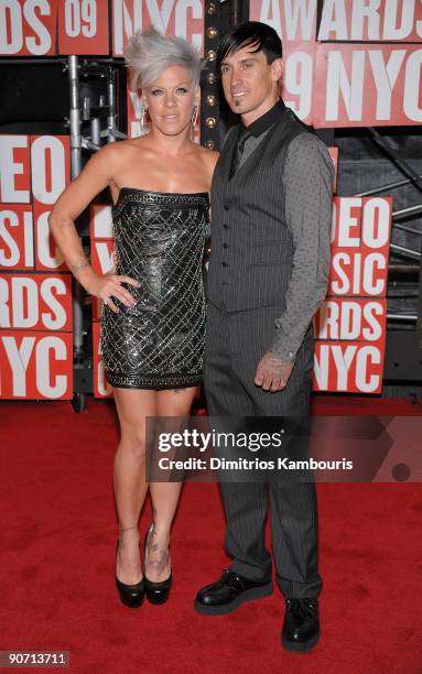 Singer Pink and Cory Hart attend the 2009 MTV Video Music Awards at Radio City Music Hall on September 13, 2009 in New York City.