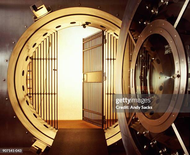 open bank vault - vaulted door stock pictures, royalty-free photos & images