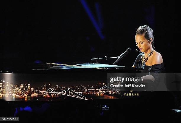 512 Alicia Keys Radio City Photos High Res Pictures Getty Images 512-alicia-keys-radio-city-photos-high-res-pictures-getty-images
