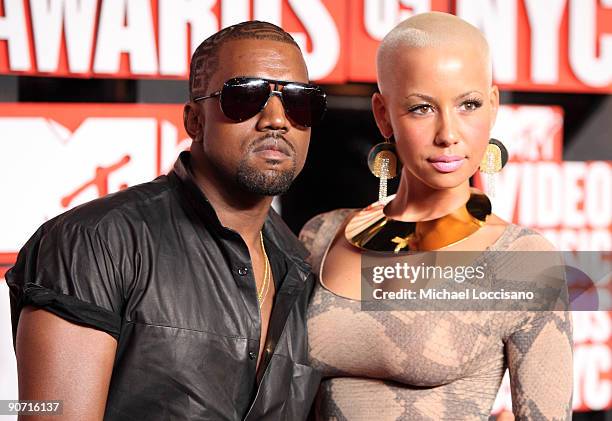 Kanye West and Amber Rose arrive at the 2009 MTV Video Music Awards at Radio City Music Hall on September 13, 2009 in New York City.