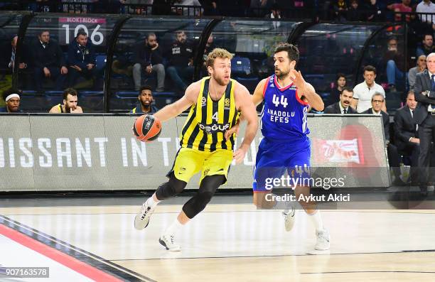 Nicolo Melli, #4 of Fenerbahce Dogus Istanbul competes with Krunoslav Simon, #44 of Anadolu Efes Istanbul during the 2017/2018 Turkish Airlines...