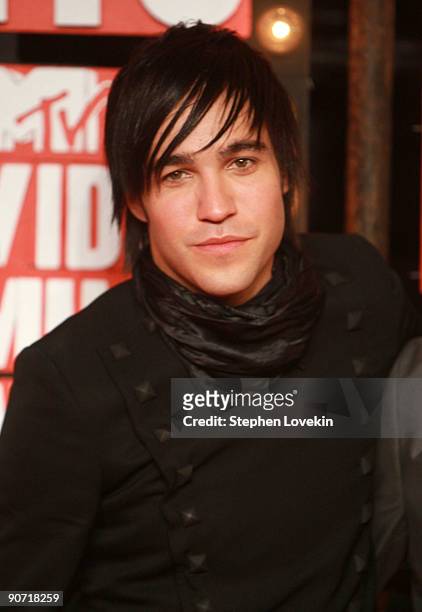 Musician Pete Wentz arrives to the 2009 MTV Video Music Awards at Radio City Music Hall on September 13, 2009 in New York City.