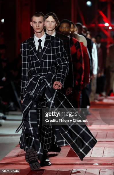 Model walks the runway during the Alexander McQueen Menswear Fall/Winter 2018-2019 show as part of Paris Fashion Week on January 19, 2018 in Paris,...