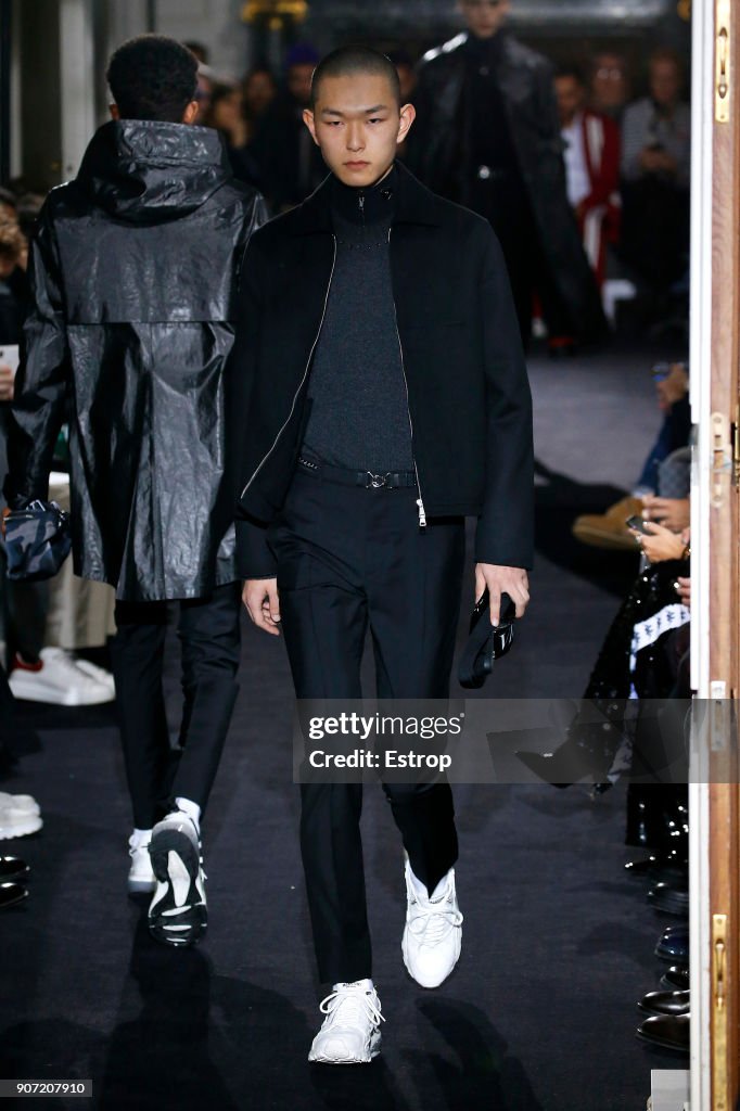 Valentino : Runway - Paris Fashion Week - Menswear F/W 2018-2019