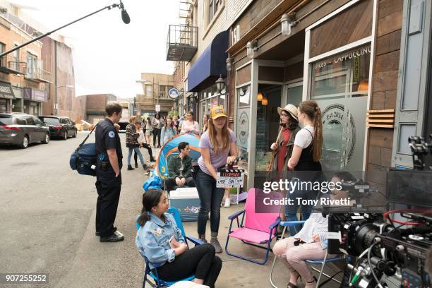 Pop Up" - When Esther and Benji stand in line for a Kylie Cosmetics pop-up store, Esther tries to avoid the distractions of rabid teenage girls and...