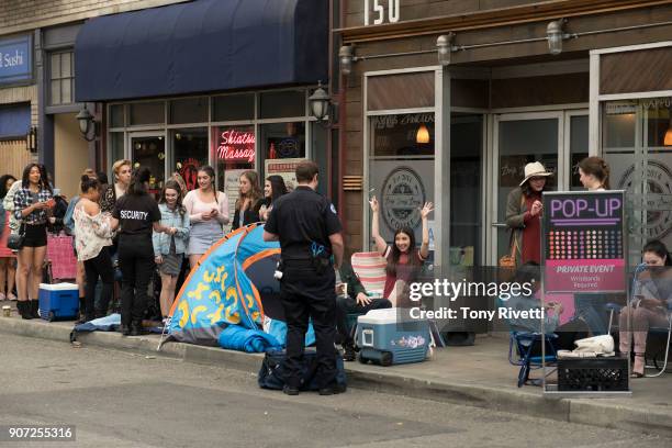 Pop Up" - When Esther and Benji stand in line for a Kylie Cosmetics pop-up store, Esther tries to avoid the distractions of rabid teenage girls and...