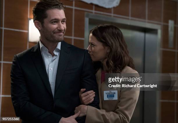 Jo finally faces her estranged, abusive husband Paul Stadler, while Grey Sloan continues to work with the FBI after a hacker has compromised the...