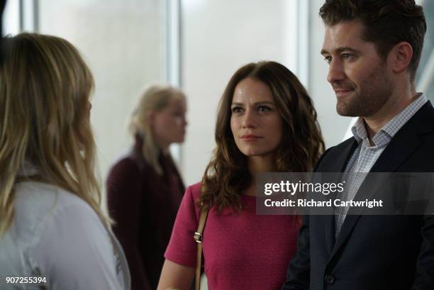 Jo finally faces her estranged, abusive husband Paul Stadler, while Grey Sloan continues to work with the FBI after a hacker has compromised the...