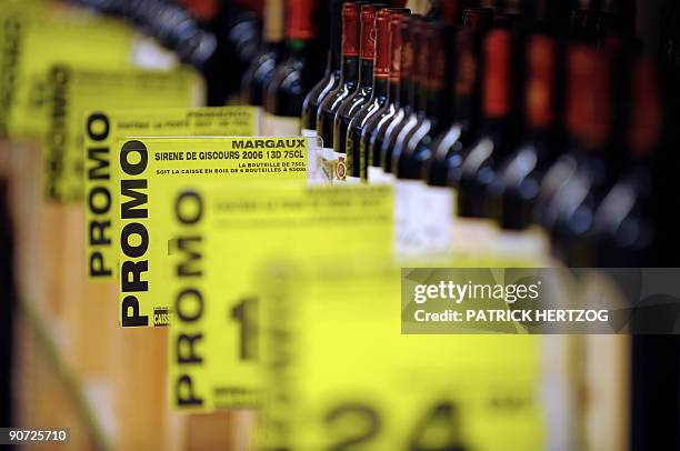 Photo des rayons de la foire aux vins organisée par une grande surface en banlieue de Strasbourg, prise le 14 Septembre 2009. Lancées il y a 30 ans,...