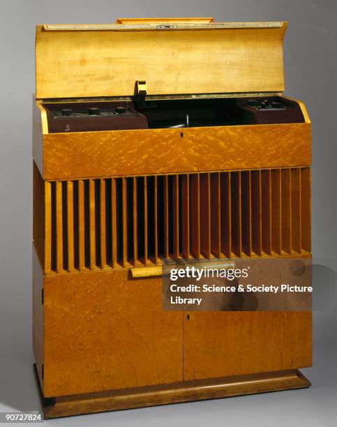 Radiogram Music Photos and Premium High Res Pictures - Getty Images
