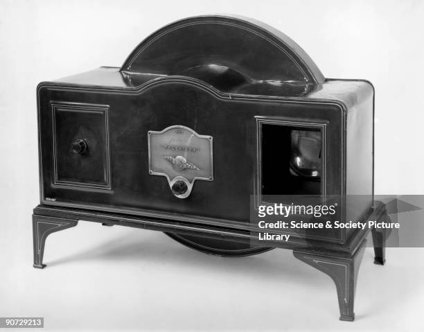 Baird disc model televisor, 1930. Baird disc model televisor, 1930.