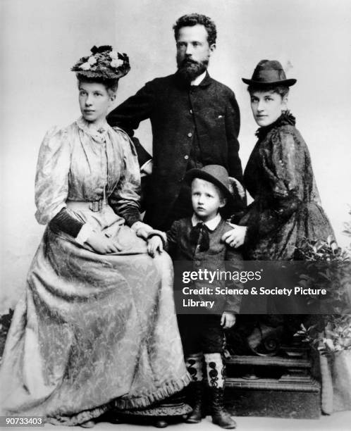 Erwin Rode Children 74 Schrodinger Stock Photos, High-Res Pictures, and Images - Getty Images