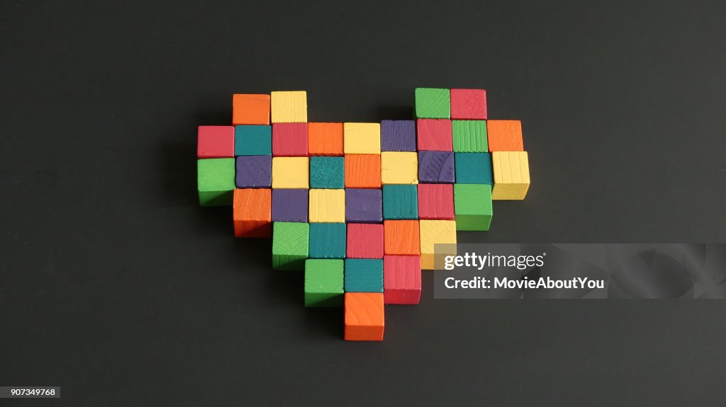 心鑲嵌木立方體
