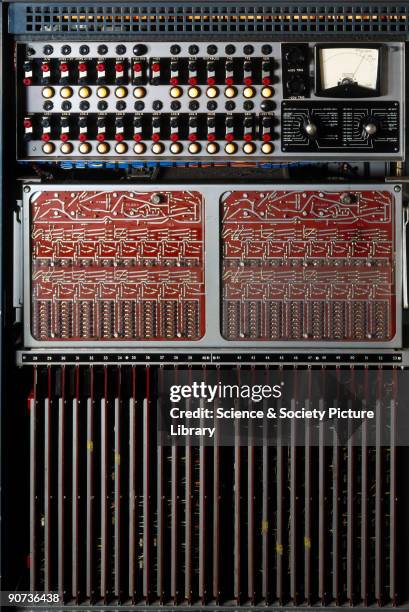 Valve Computer 1963 244 1960 Computer Stock Photos, High-Res Pictures, and Images - Getty ...