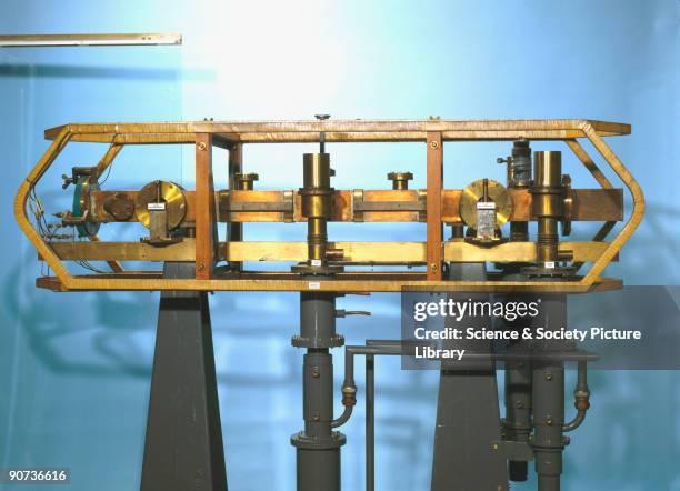 Atoms Clock Photos and Premium High Res Pictures - Getty Images