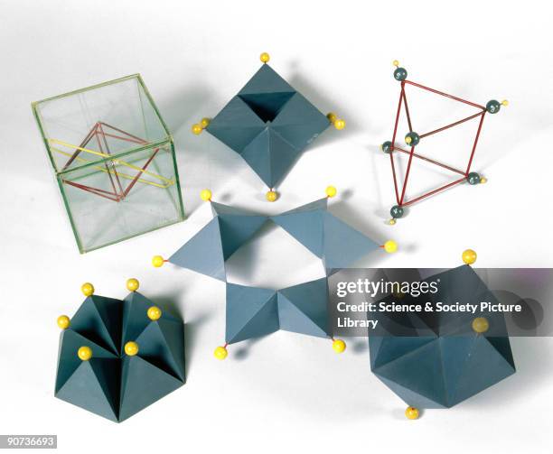 Interlocking Valency Model 585 Benzene Stock Photos, High-Res Pictures, and Images - Getty Images