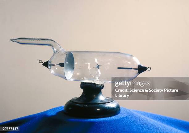 Crookes Line Crookes Tube Photos and Premium High Res Pictures - Getty Images