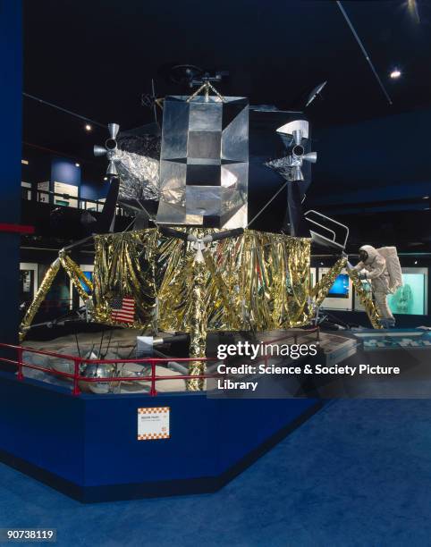 Lunar Excursion Module Photos et images de collection - Getty Images