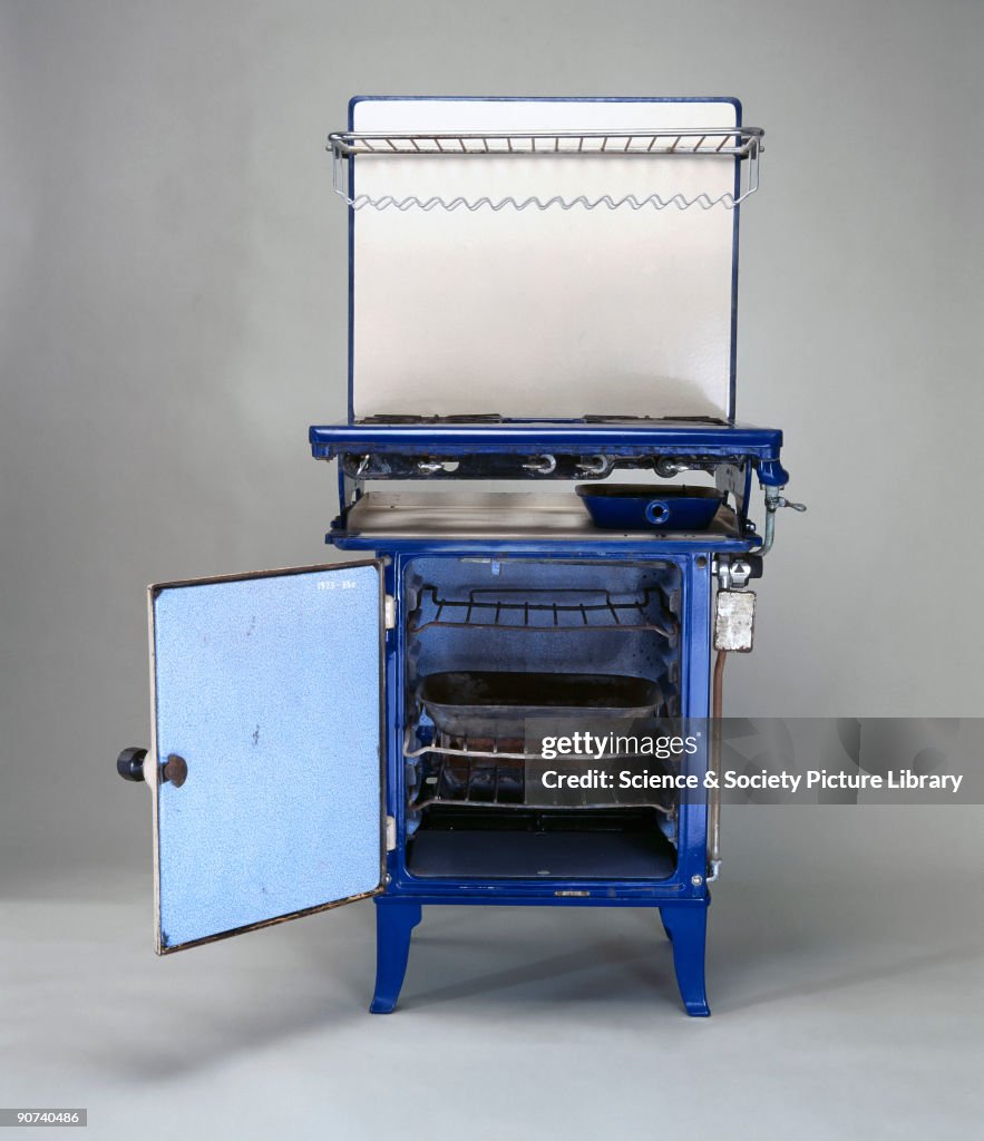 Kingsway New World gas cooker, c 1935.