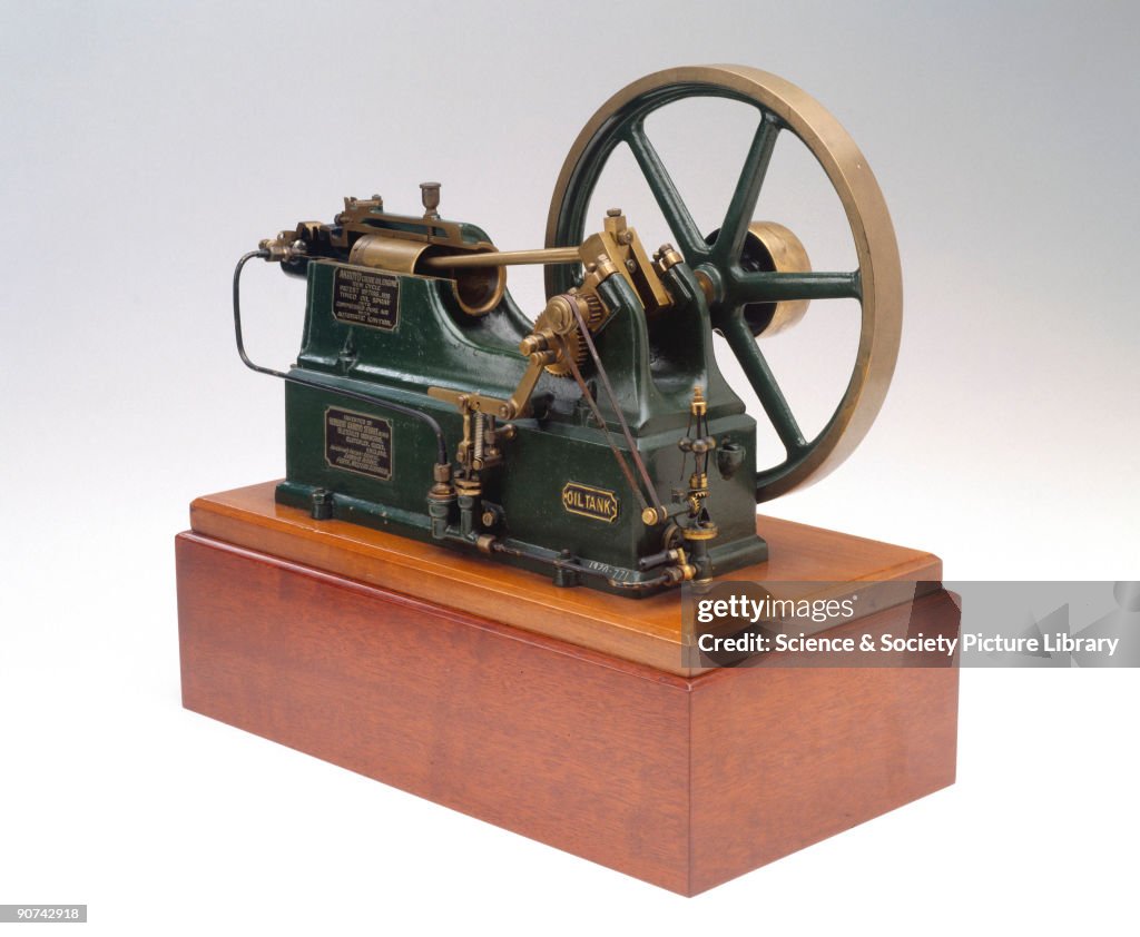 Oil Rifle Engine 8) of the original crude oil automatic ignition engine designed by ...