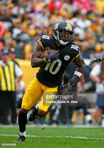 Martavis Bryant of the Pittsburgh Steelers in action against the Jacksonville Jaguars on October 8, 2017 at Heinz Field in Pittsburgh, Pennsylvania.